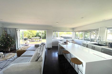 Photo of property in 8 Eskdale Road, Birkdale, Auckland, 0626