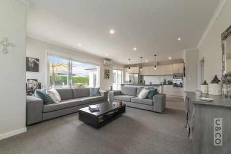 Photo of property in 12 Pohutukawa Parade, Riverhead, 0820