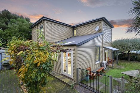 Photo of property in 2 Brittan Terrace, Lyttelton, 8082