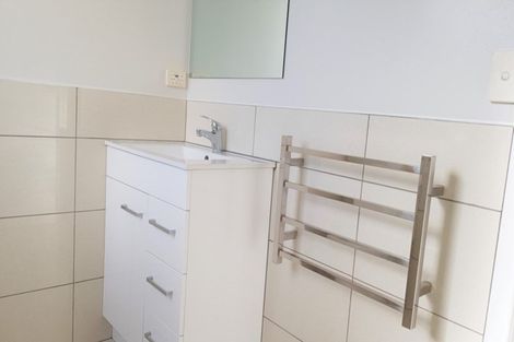 Photo of property in 4 Tawhana Crescent, Red Beach, 0932