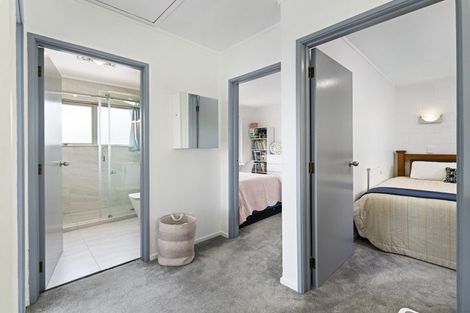 Photo of property in 2/39c Coronation Road, Hillcrest, Auckland, 0627