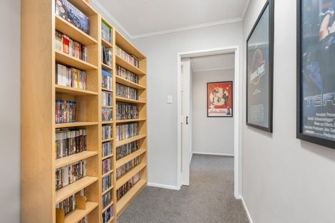 Photo of property in 18 Chippendale Crescent, Highbury, Palmerston North, 4412