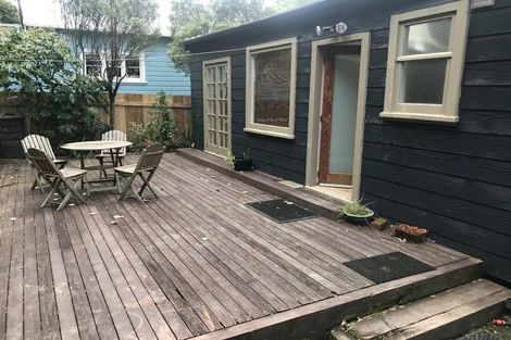 Photo of property in 320 Ohiro Road, Brooklyn, Wellington, 6021