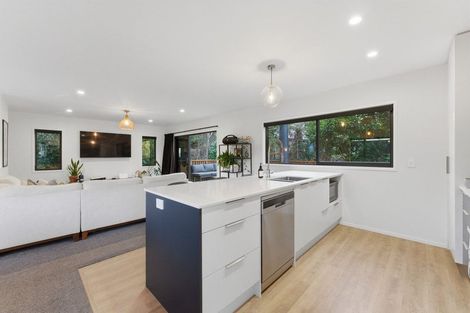 Photo of property in 59 Wallath Road, Westown, New Plymouth, 4310