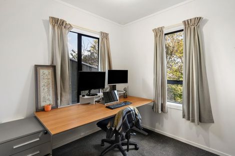 Photo of property in 60 Frobisher Street, Island Bay, Wellington, 6023