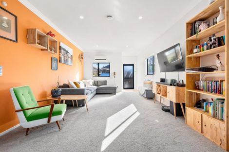 Photo of property in 2/402 Cambridge Terrace, Naenae, Lower Hutt, 5011