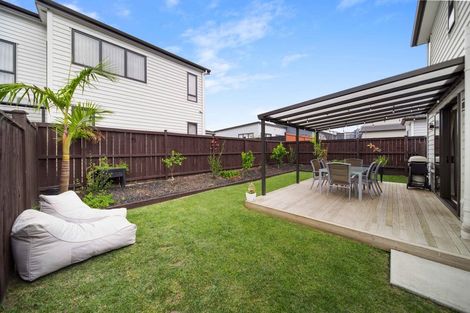 Photo of property in 14 Fjord Way, Karaka, Papakura, 2113