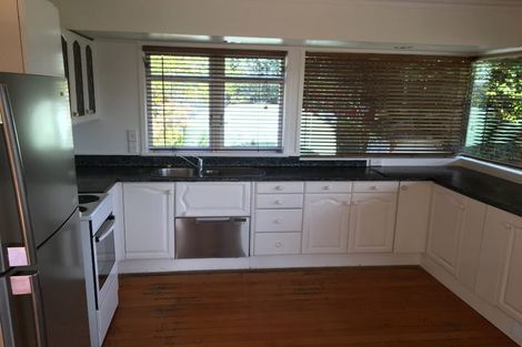 Photo of property in 17 Tauhinu Road, Greenhithe, Auckland, 0632