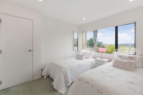 Photo of property in 2/40 Carlisle Road, Browns Bay, Auckland, 0630