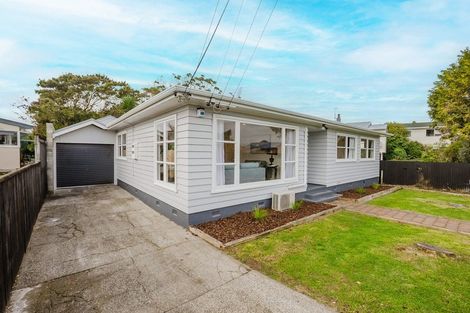 Photo of property in 51 Eatwell Avenue, Paraparaumu Beach, Paraparaumu, 5032
