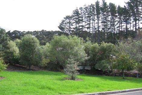 Photo of property in 1 Helios Place, Titirangi, Auckland, 0604