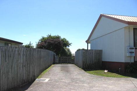 Photo of property in 2/25 Devonshire Road, Unsworth Heights, Auckland, 0632