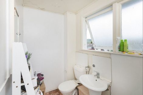 Photo of property in 11 Cambridge Terrace, Kaiti, Gisborne, 4010