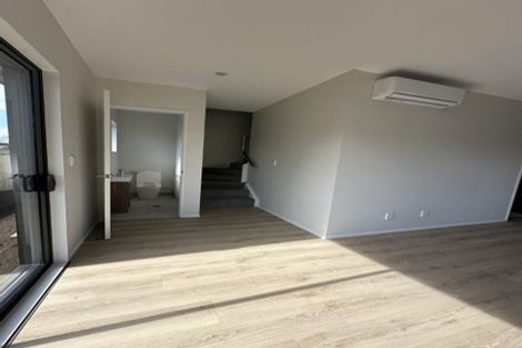 Photo of property in 15c Pipitea Place, Massey, Auckland, 0614