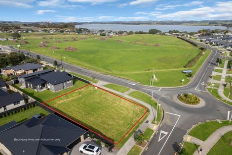 Photo of property in 2 Orawahi Road, Glenbrook, 2681