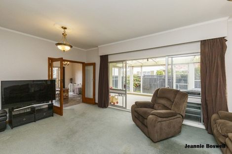 Photo of property in 9 Innes Place, Roslyn, Palmerston North, 4414