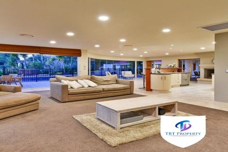 Photo of property in 65 Harry Dreadon Road, Opaheke, Papakura, 2584