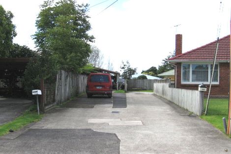 Photo of property in 52 Neil Avenue, Te Atatu Peninsula, Auckland, 0610