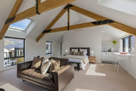 Photo of property in 3 Pioneer Court, Jacks Point, Queenstown, 9371