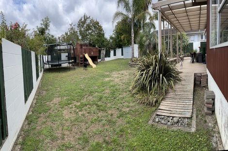 Photo of property in 4 Towra Place, Botany Downs, Auckland, 2010