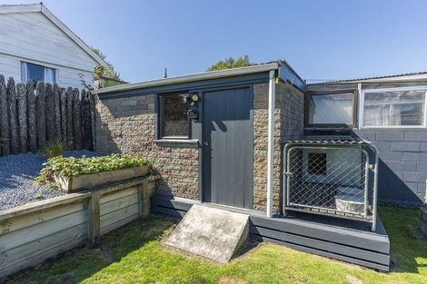Photo of property in 43 Stamford Street, Balclutha, 9230