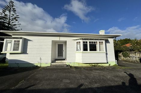 Photo of property in 3170 Great North Road, New Lynn, Auckland, 0600