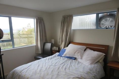 Photo of property in 23a Sunhaven Drive, Newlands, Wellington, 6037