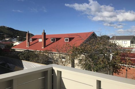 Photo of property in 10/74u Derwent Street, Island Bay, Wellington, 6023