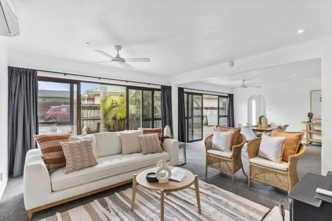 Photo of property in 17 Nukumea Common, Orewa, 0931