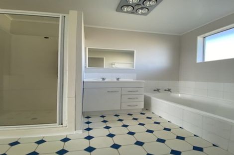 Photo of property in 10 Thimble Lane, Whitby, Porirua, 5024