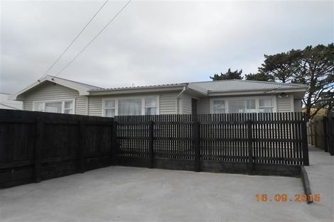 Photo of property in 26 Robert Street, Newlands, Wellington, 6037