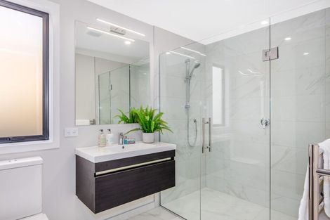 Photo of property in 117 Queen Charlotte Drive, Aotea, Porirua, 5024
