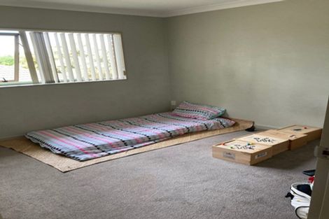 Photo of property in 61 Helleur Road, Massey, Auckland, 0614