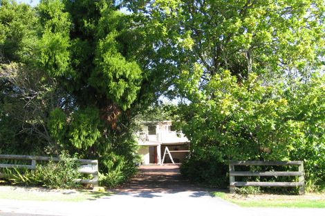 Photo of property in 18 Hebron Road, Waiake, Auckland, 0630