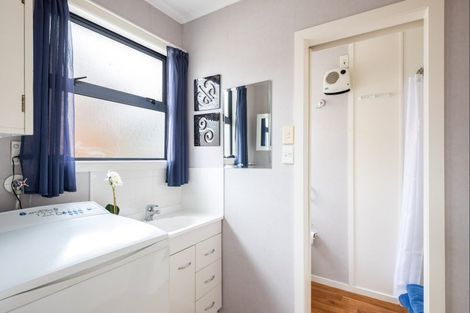 Photo of property in 15a Naumai Place, Spotswood, New Plymouth, 4310