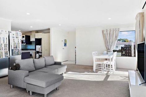 Photo of property in 143 Colwill Road, Massey, Auckland, 0614