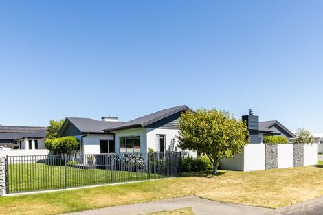 Photo of property in 117 Arataki Road, Havelock North, 4130