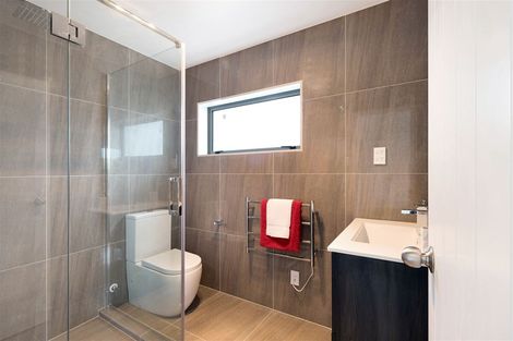 Photo of property in 2a Palmgreen Court, Stanmore Bay, Whangaparaoa, 0932