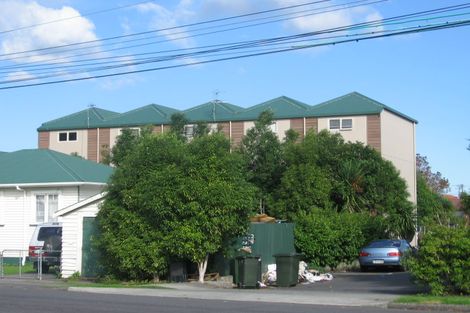 Photo of property in 11/4 Keeling Road, Henderson, Auckland, 0612