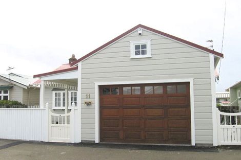 Photo of property in 11 Resolution Street, Lyall Bay, Wellington, 6022