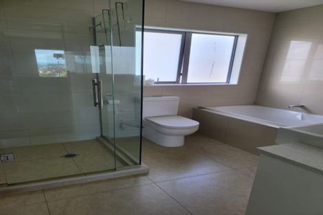 Photo of property in 4 Kirikiri Drive, Papakura, 2110