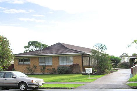 Photo of property in 2/115 Prince Regent Drive, Half Moon Bay, Auckland, 2012