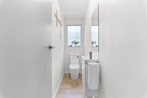 Photo of property in 1 Branch Road, Welbourn, New Plymouth, 4312