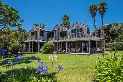 Photo of property in 950 Whangaruru Road North, Whangaruru, Russell, 0184