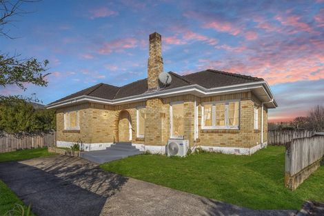 Photo of property in 15 Carey Street, Maeroa, Hamilton, 3200