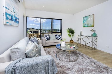Photo of property in 1 Horokaka Street, Massey, Auckland, 0614