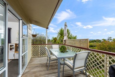 Photo of property in 10 Royalty Rise, Red Beach, 0932