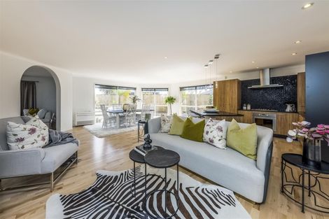 Photo of property in 16 Karson Place, Flat Bush, Auckland, 2016