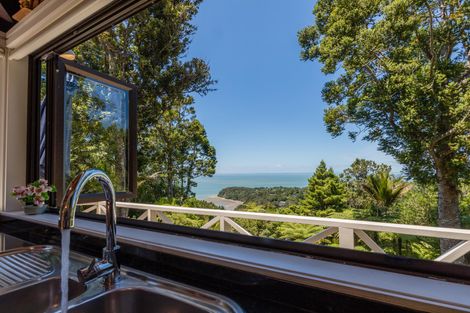 Photo of property in 84 Park Road, Titirangi, Auckland, 0604