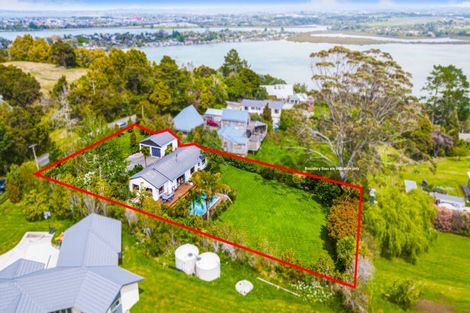 Photo of property in 8 Buckleys Track, Paremoremo, Auckland, 0632